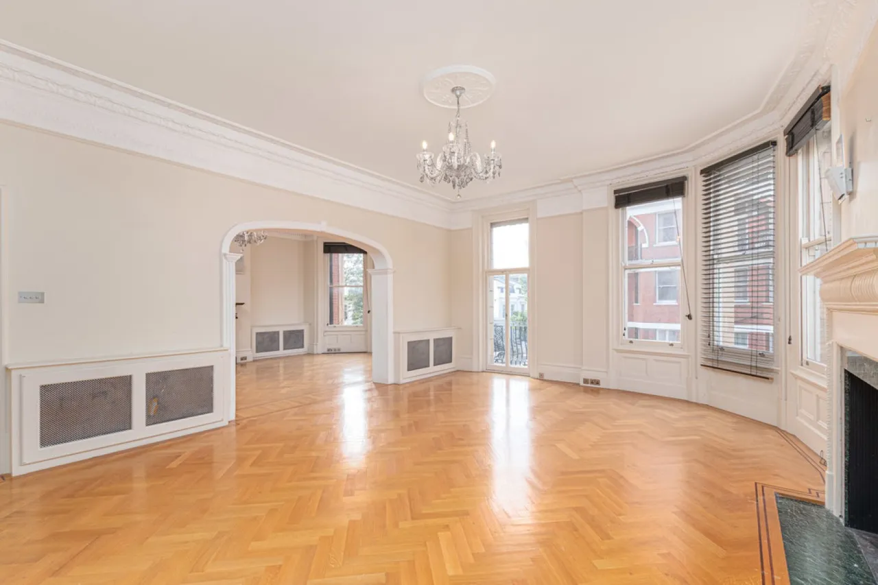 5 bed flat for sale — Marloes Road, Kensington