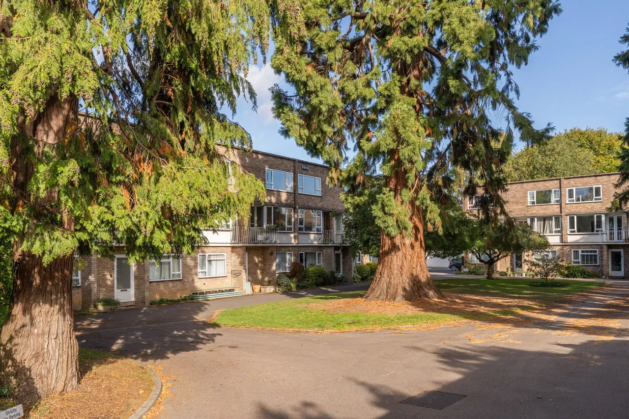 2 bed flat for sale, Battledown Priors, Battledown, GL52