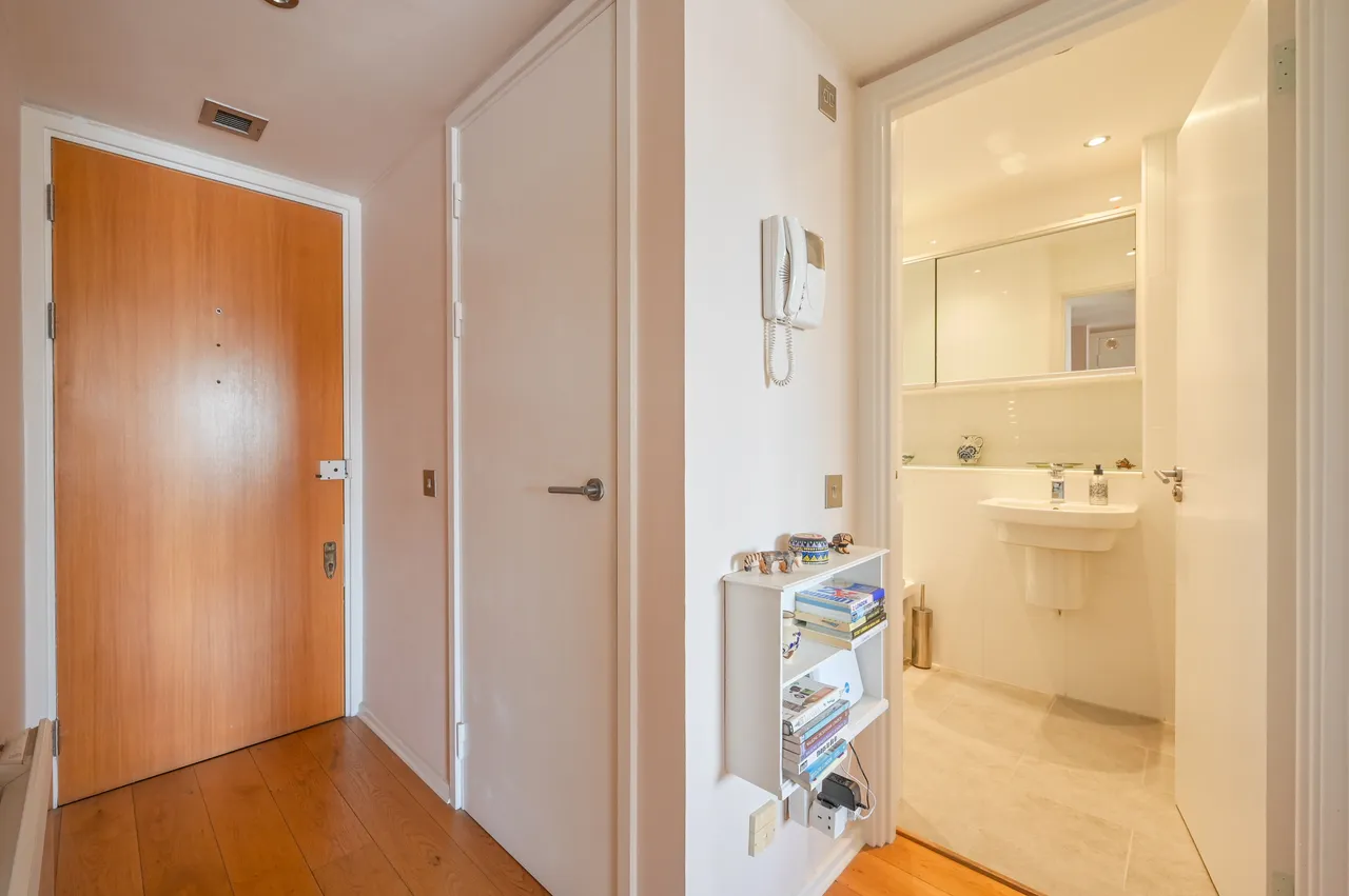 Flat 9, 142 Wapping High Street, London, photo 9