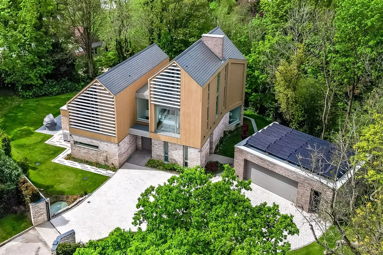 5 bed house for sale, Heybridge Lane, Prestbury