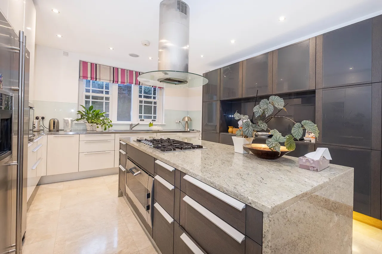 Cottenham Park Road, London, SW20, photo 5