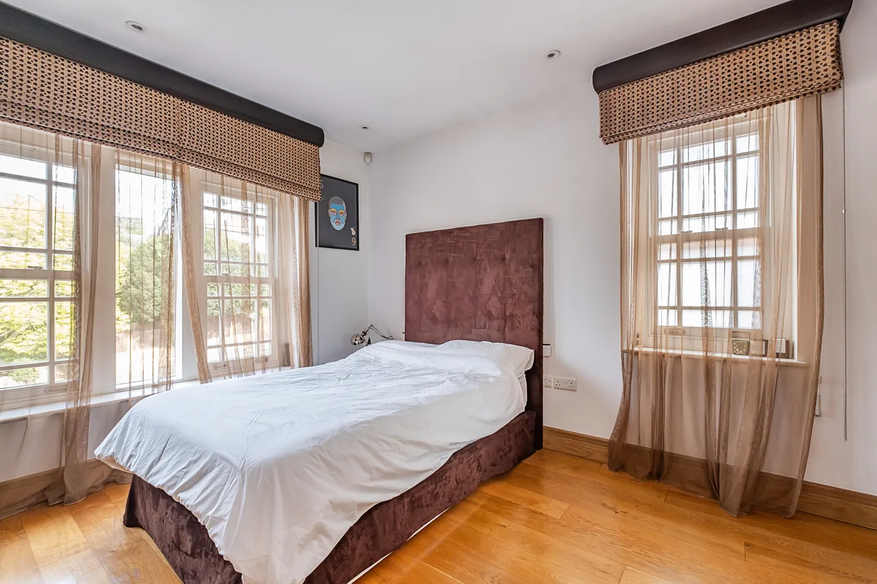Cottenham Park Road, London, SW20, photo 6