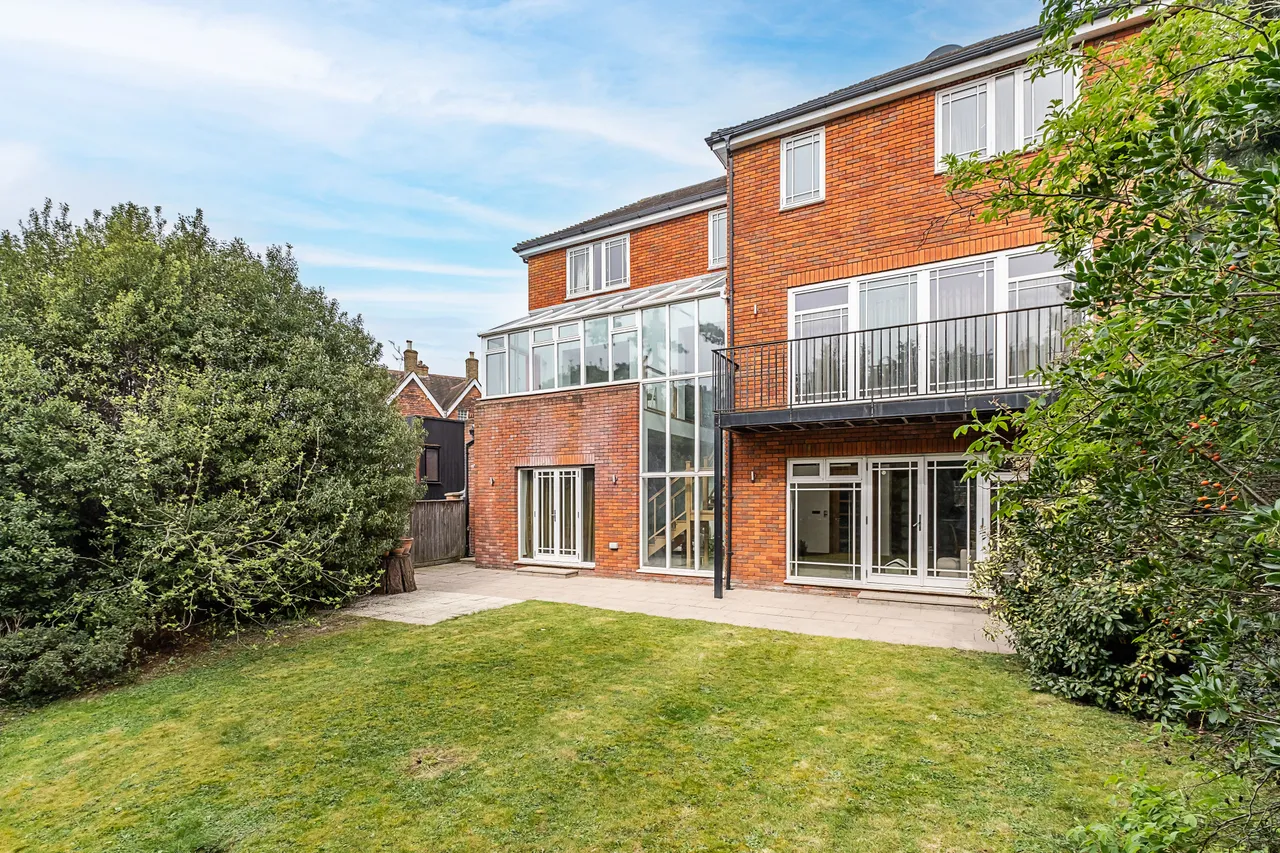 Cottenham Park Road, London, SW20, photo 9