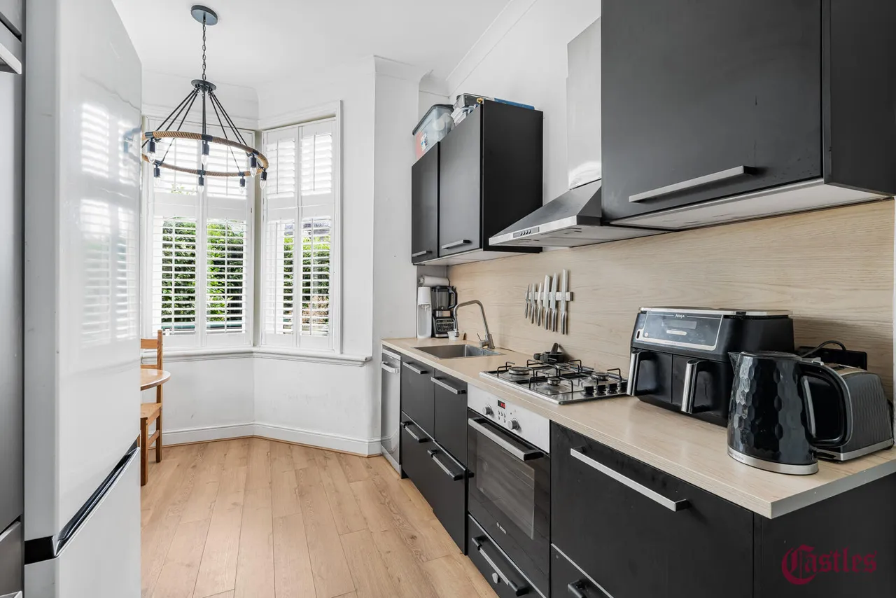Palmerston Road, N22, photo 2