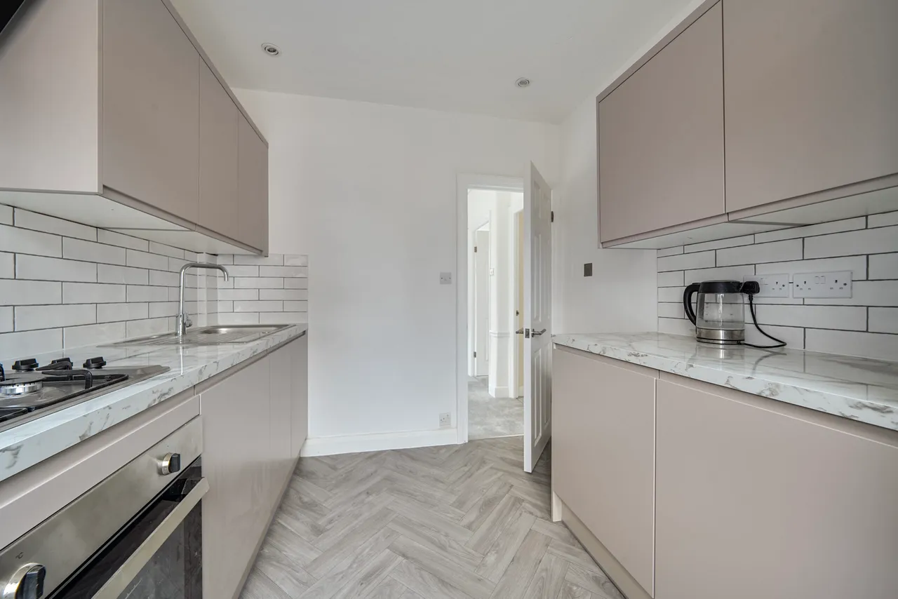 Denham Road, Whetstone, London, Greater London, N20 0DN, photo 2