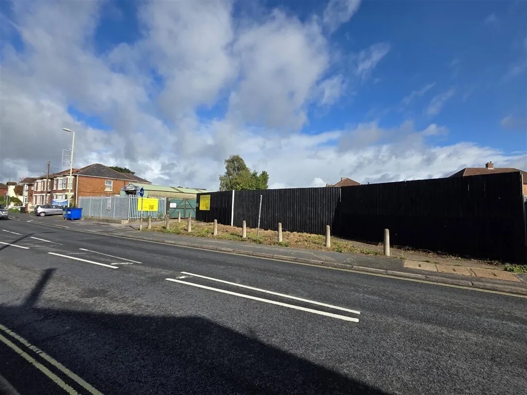 Commercial Road, Totton, SO40, photo 6
