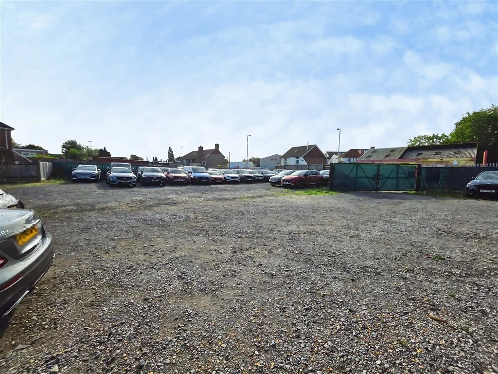 Commercial Road, Totton, SO40, photo 5