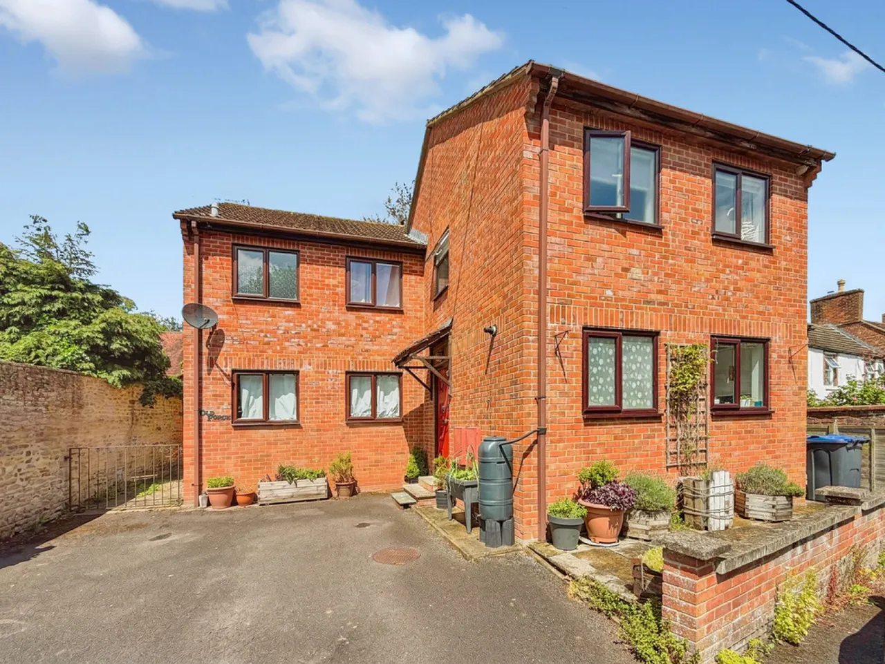 2 bed house for sale — Emwell Street, Warminster