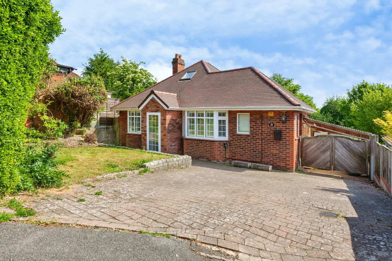 2 bed house for sale, South Drive, High Wycombe, HP13