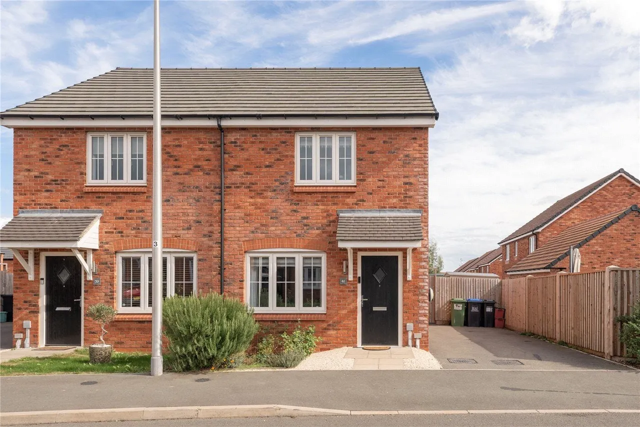 2 bed house for sale, Phillips Way West, Hampton Magna, CV35