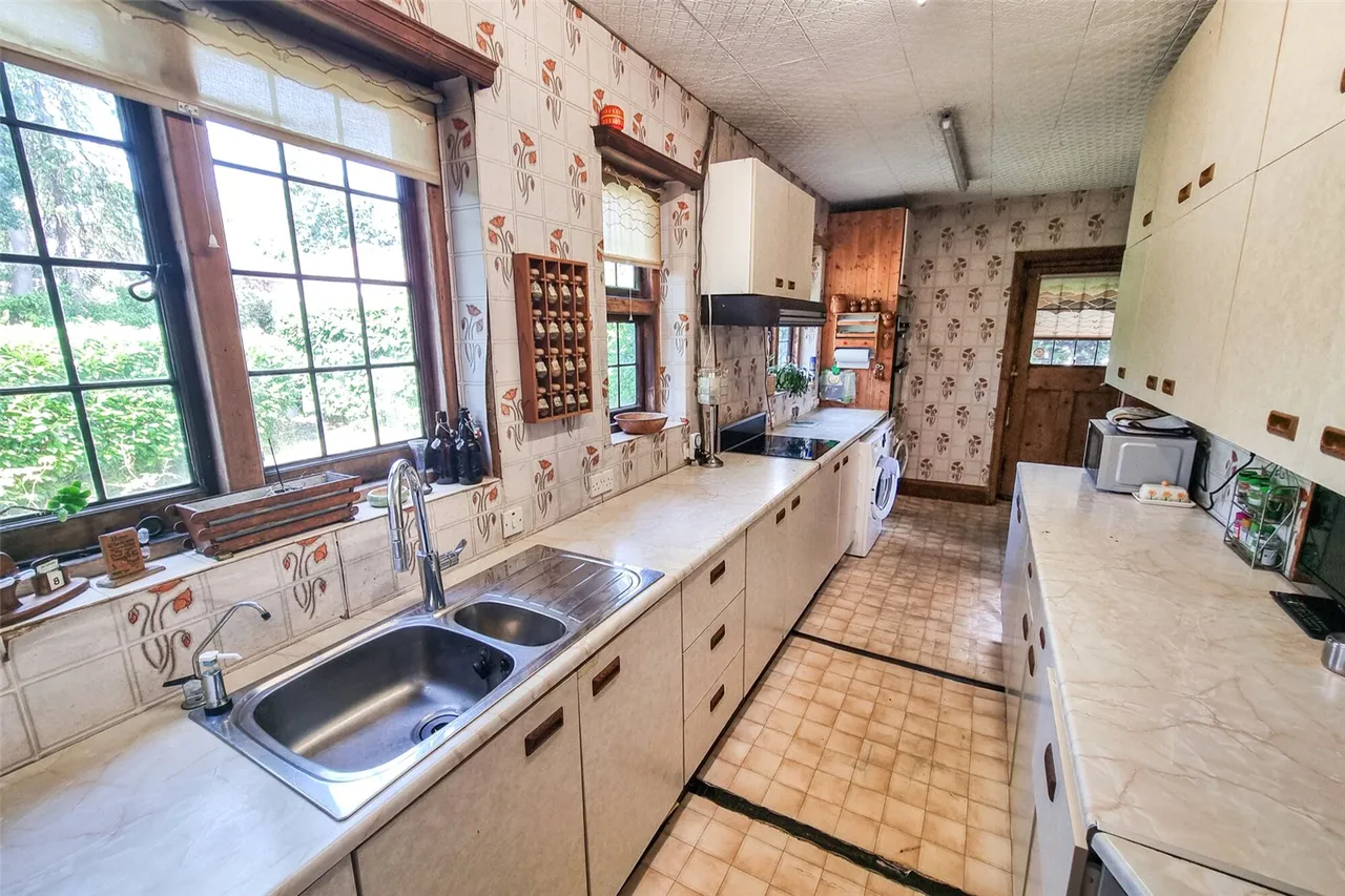 Horseshoe Lane, Ash Vale, Guildford, Surrey, GU12 5LL, photo 7
