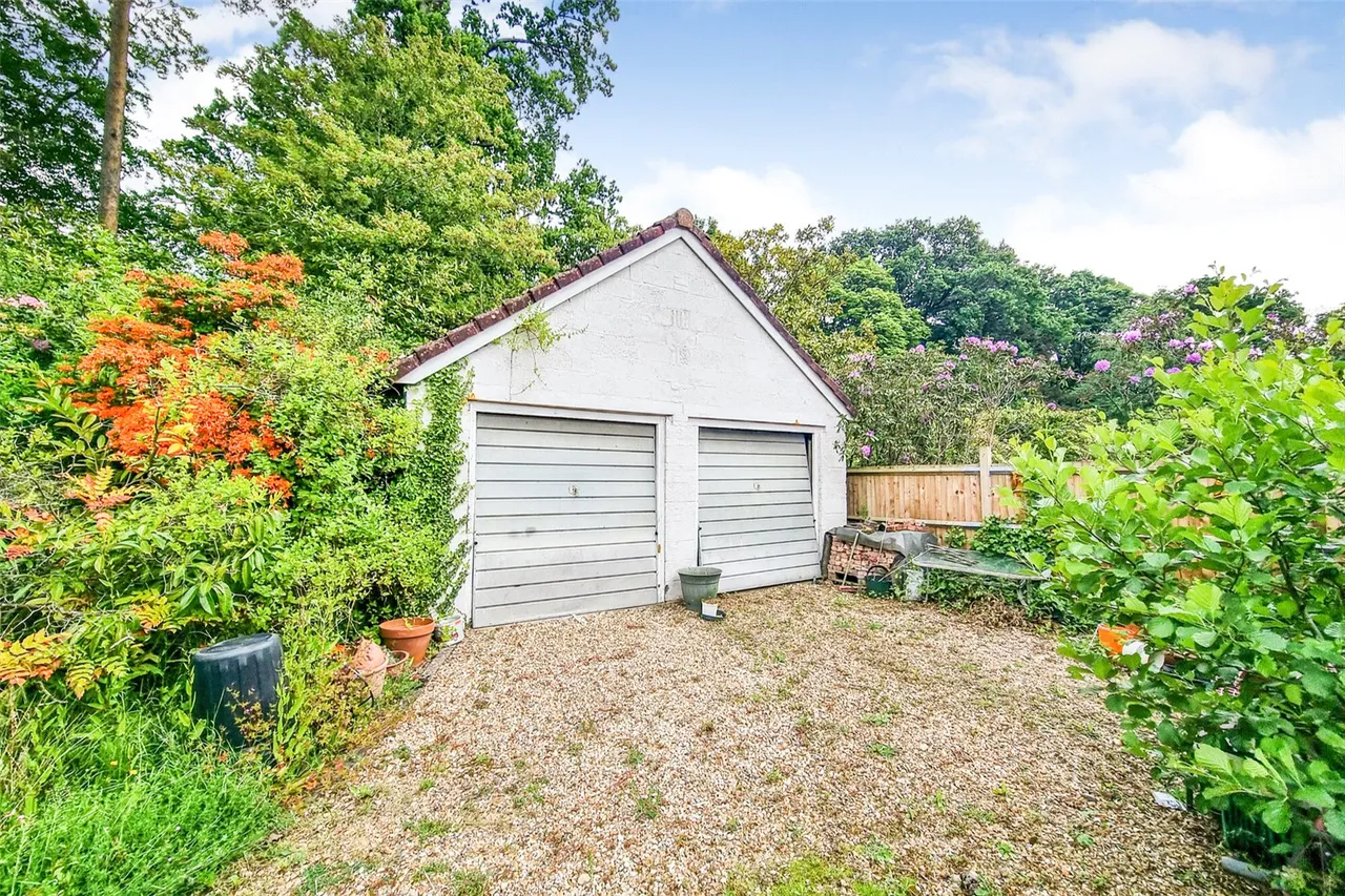 Horseshoe Lane, Ash Vale, Guildford, Surrey, GU12 5LL, photo 11
