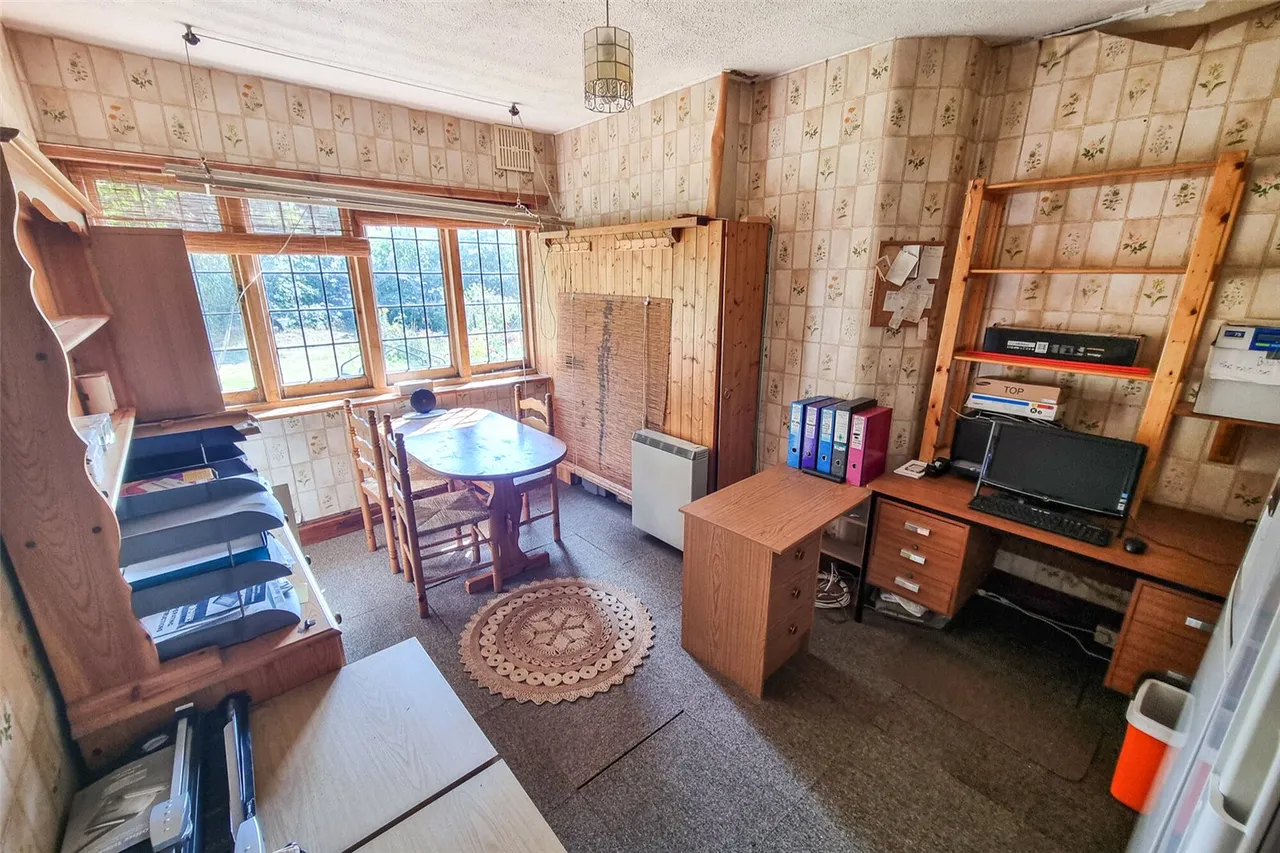 Horseshoe Lane, Ash Vale, Guildford, Surrey, GU12 5LL, photo 6
