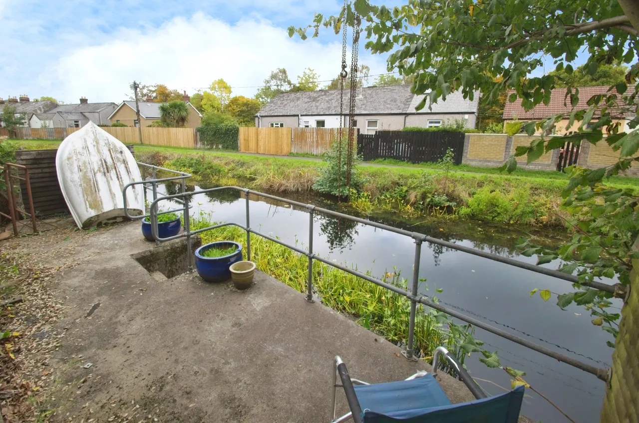 Commercial Street, Pontypool, NP4, photo 2