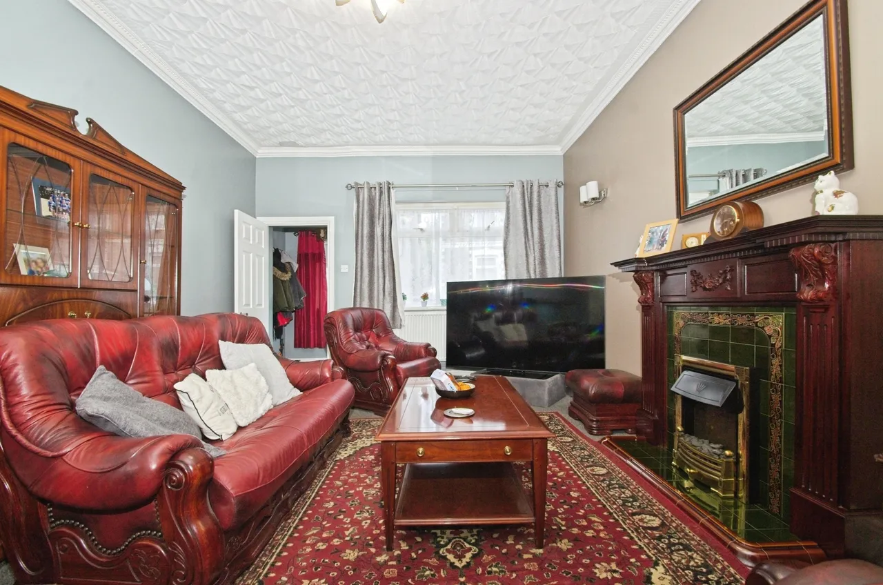 Commercial Street, Pontypool, NP4, photo 3
