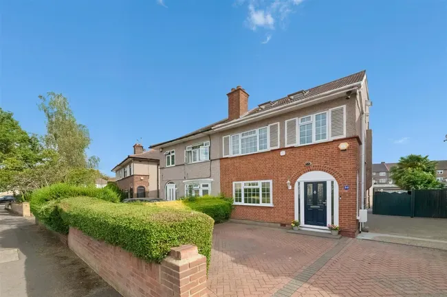 4 bed house for sale — Adelphi Crescent, Hayes