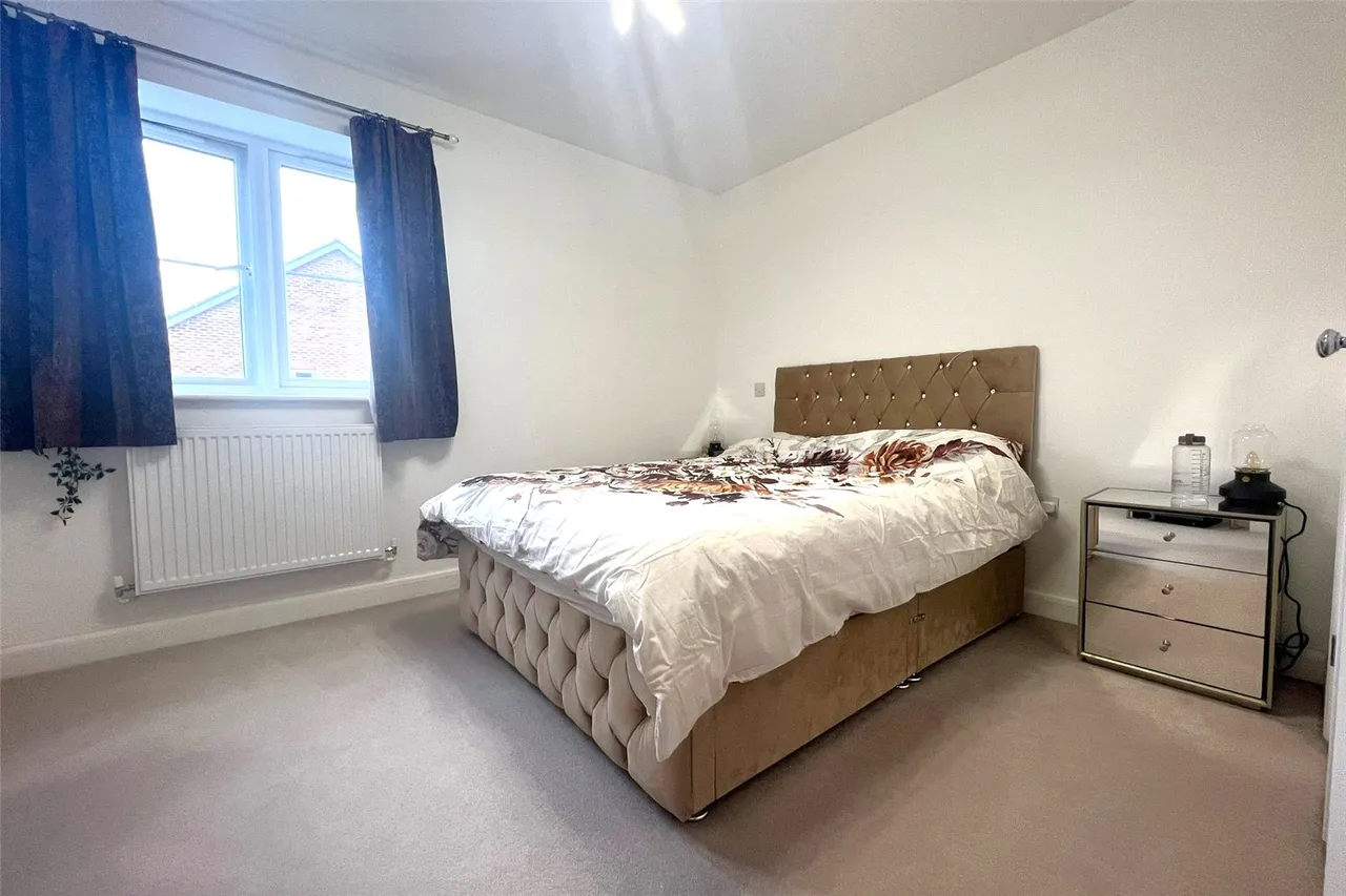 Hop Garden Way, Ash, Surrey, GU12 6FN, photo 13
