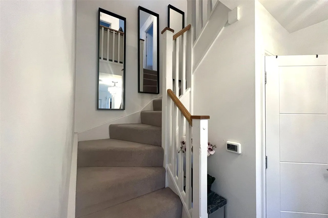 Hop Garden Way, Ash, Surrey, GU12 6FN, photo 11