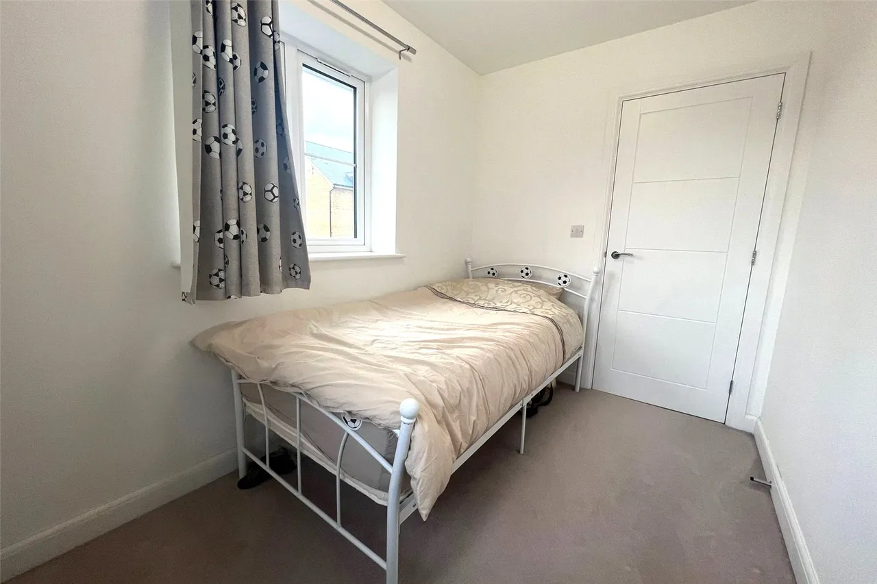 Hop Garden Way, Ash, Surrey, GU12 6FN, photo 17