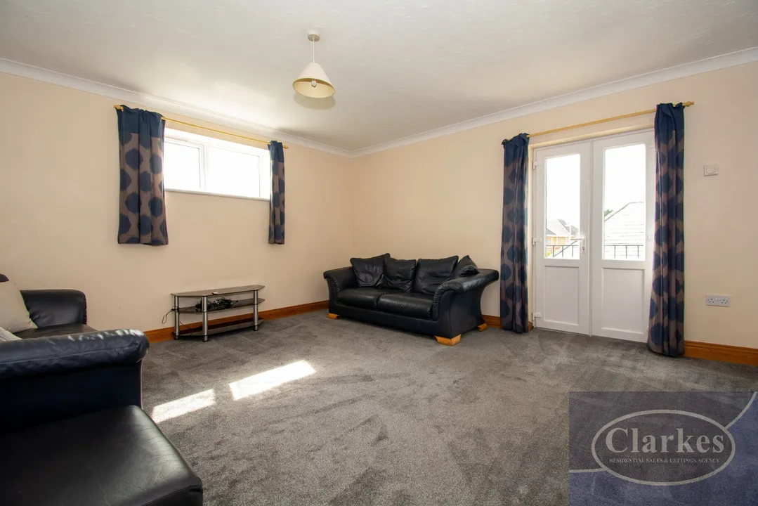 Redhill Drive, Winton, photo 3
