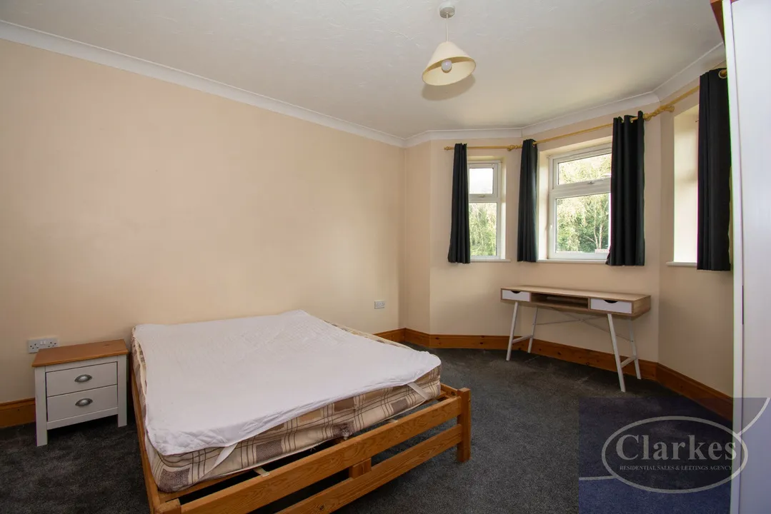 Redhill Drive, Winton, photo 9