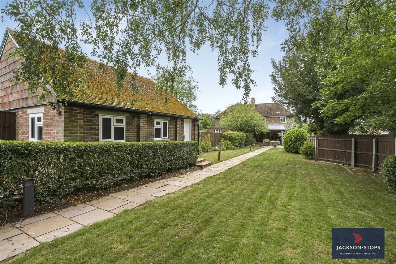 The Avenue, Newmarket, CB8, photo 16