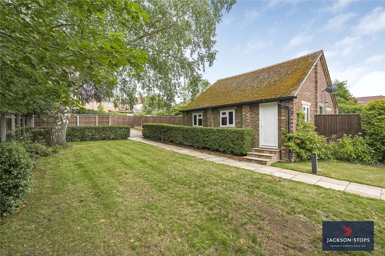 The Avenue, Newmarket, CB8, photo 13