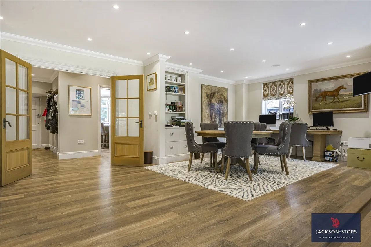 The Avenue, Newmarket, CB8, photo 6
