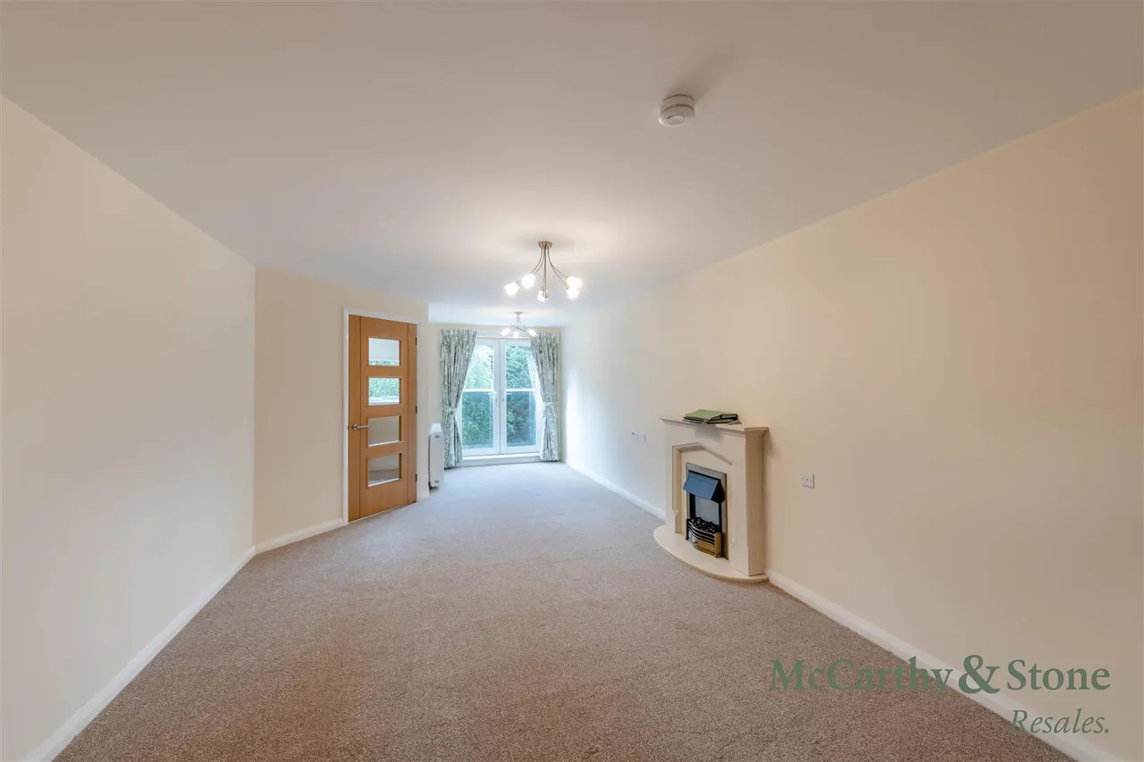 Station Approach, Cheadle Hulme, SK8, photo 2