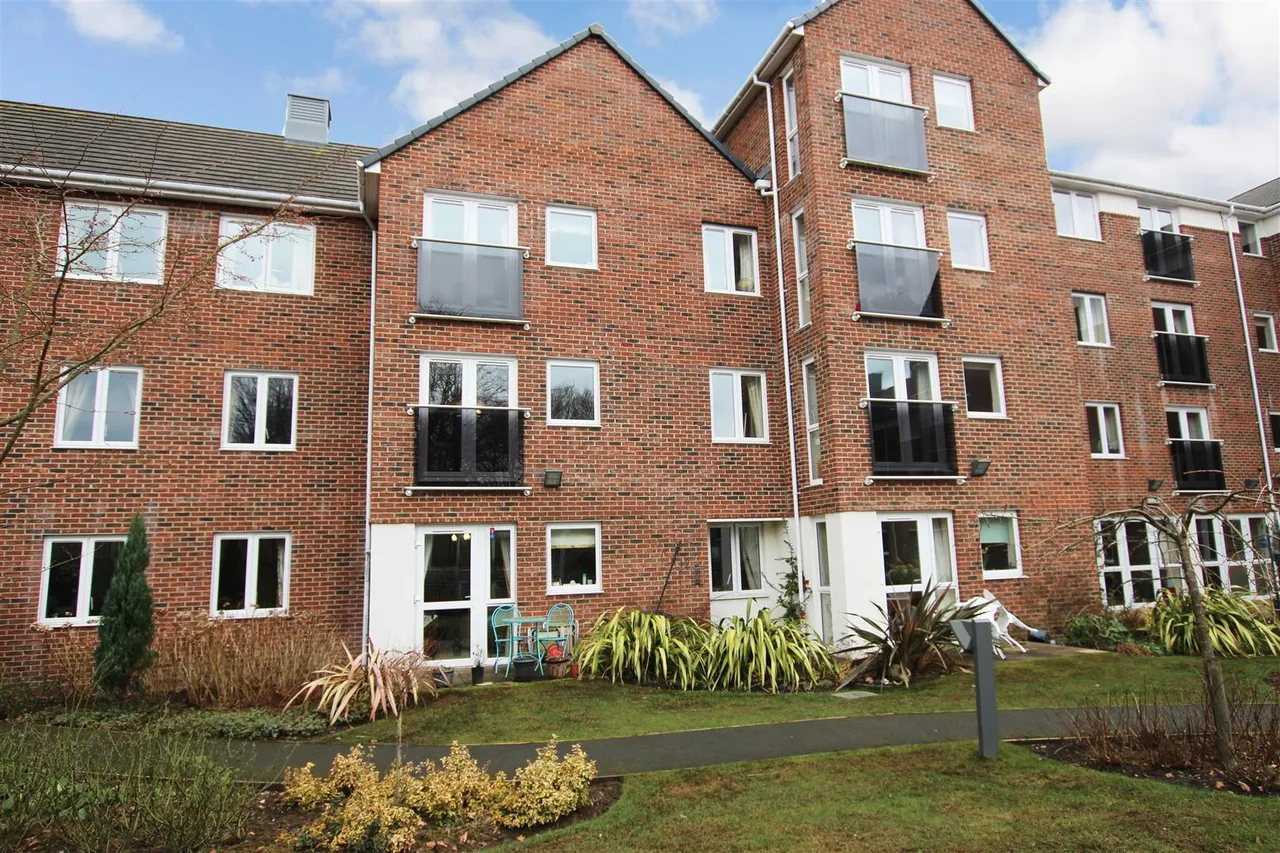 Station Approach, Cheadle Hulme, SK8, photo 21