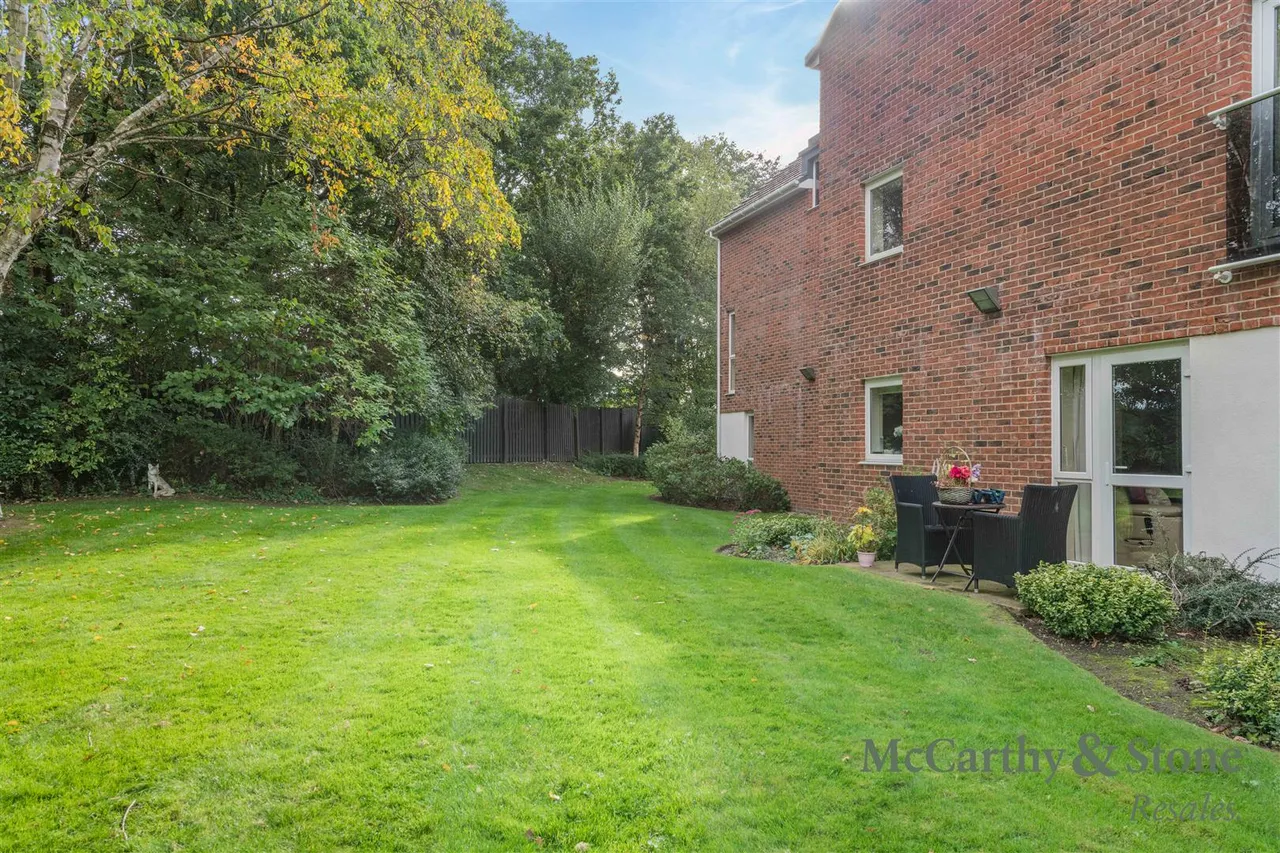 Station Approach, Cheadle Hulme, SK8, photo 36