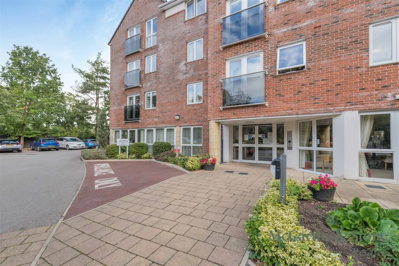 Station Approach, Cheadle Hulme, SK8, photo 32