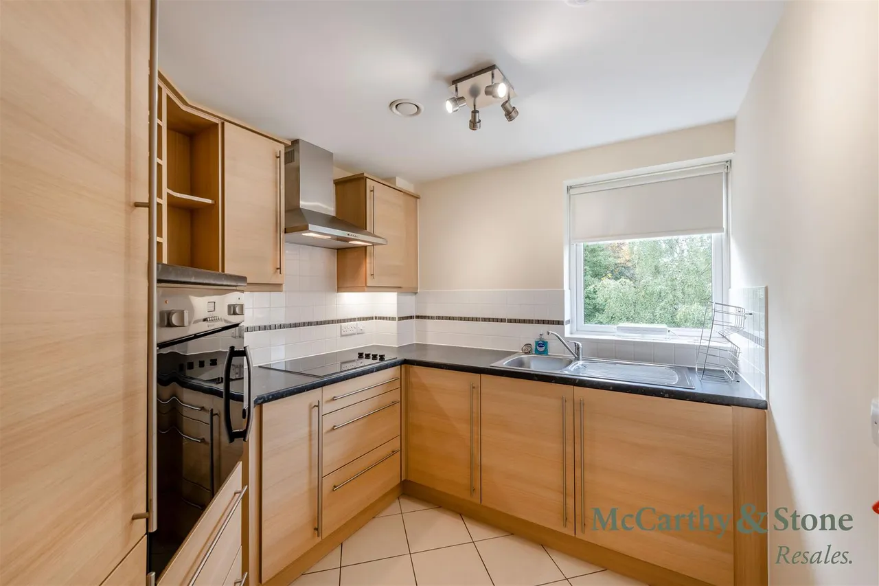 Station Approach, Cheadle Hulme, SK8, photo 41