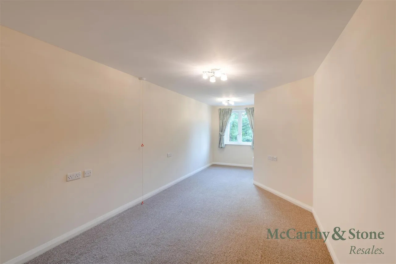 Station Approach, Cheadle Hulme, SK8, photo 6