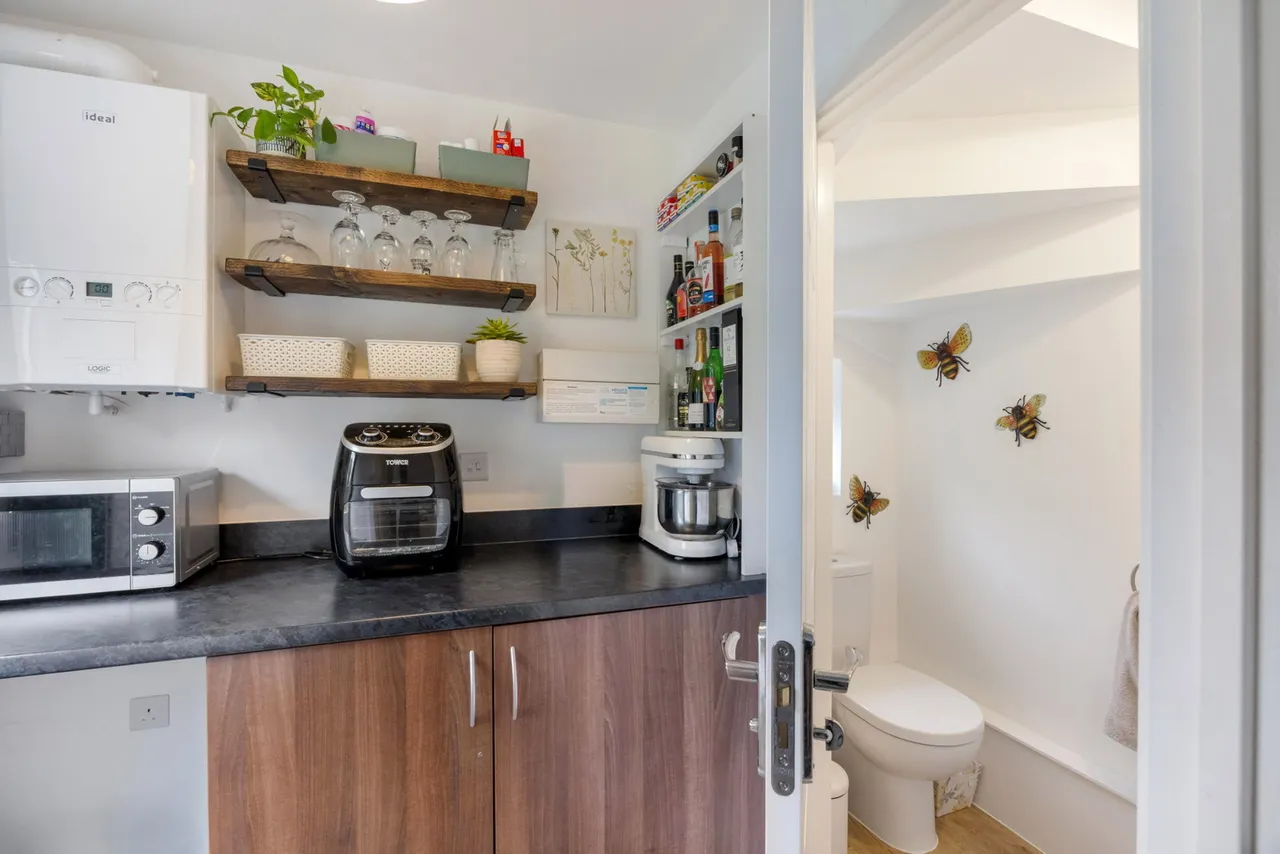 Fossbridge Place, Cheltenham, Gloucestershire, GL52 5BW, photo 9