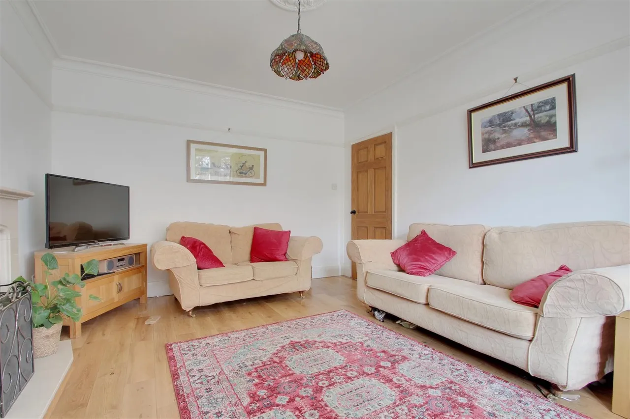 Southview Drive, Worthing, photo 3