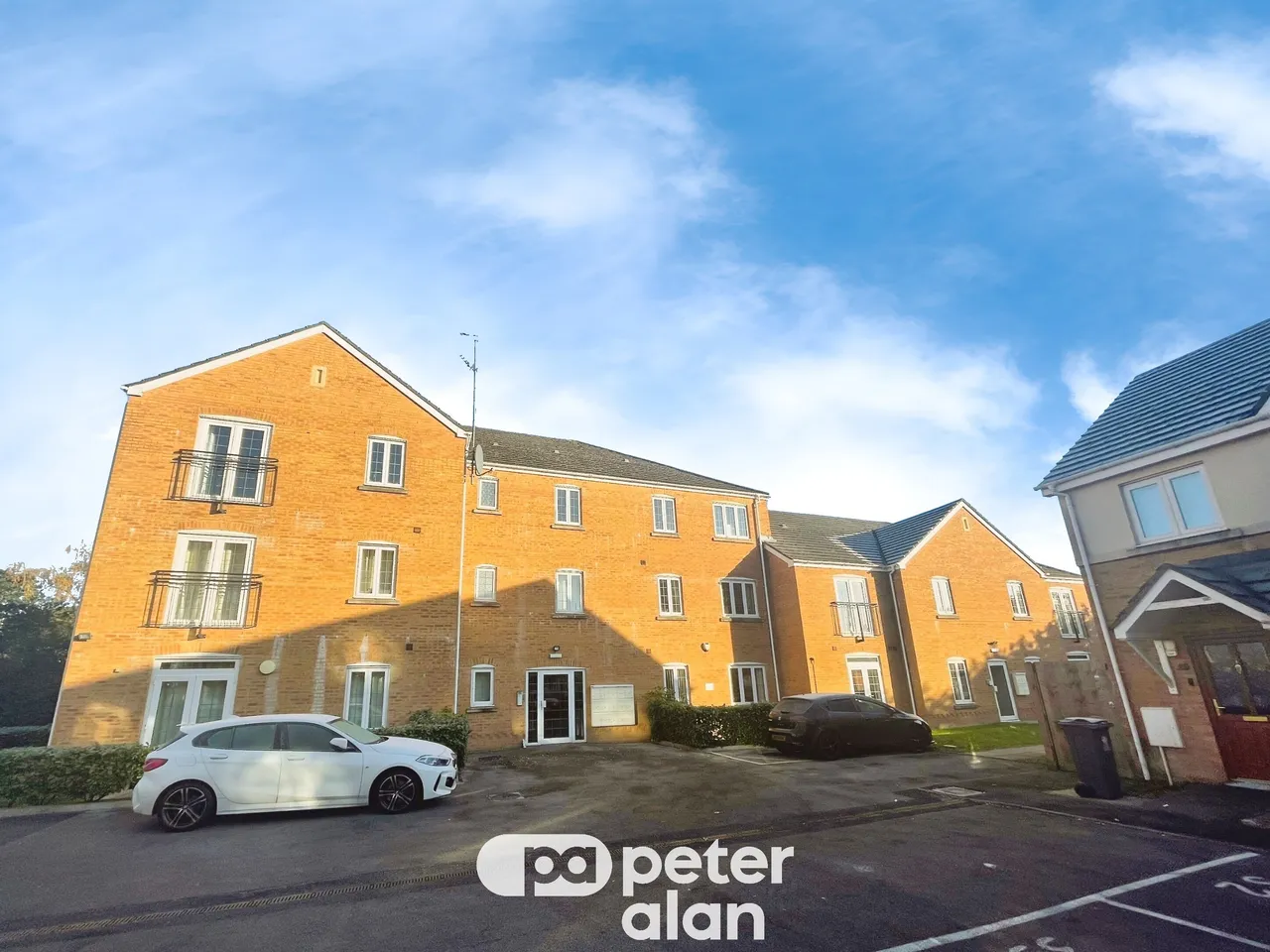 2 bed flat to rent, Monkstone Court Cardiff, CF3