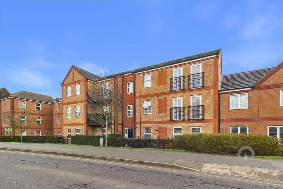 2 bed flat for sale — Newport Pagnell Road, Wootton, Northampton, NN4