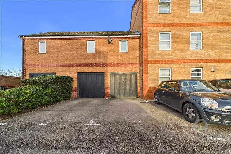 Newport Pagnell Road, Wootton, Northampton, NN4, photo 9