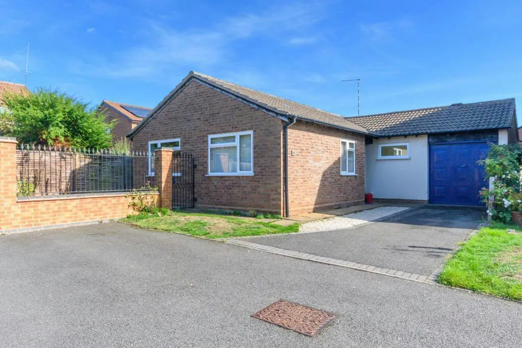 3 bed house for sale, Dodd Avenue, Warwick, CV34