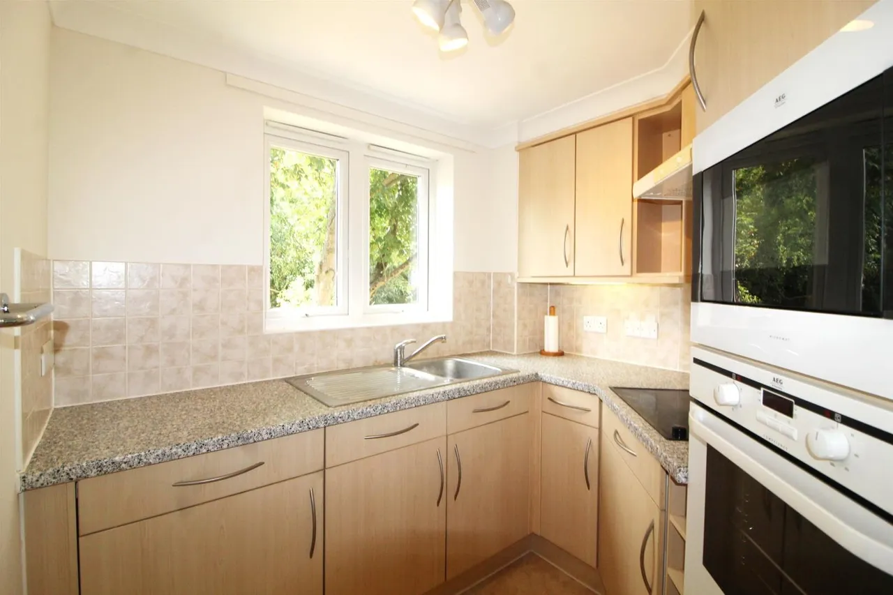 2 Leicester Road, Barnet EN5 5FL, photo 3
