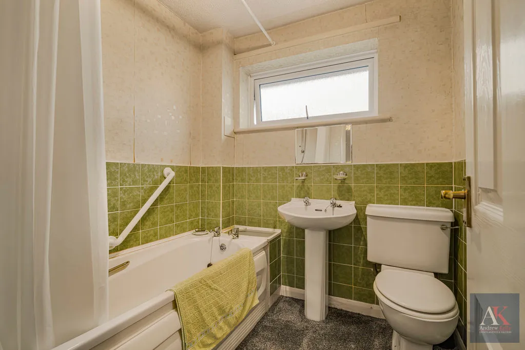 Cherwell Avenue, Heywood OL10 4SY, photo 14