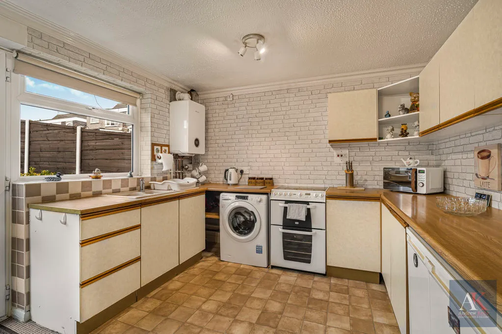 Cherwell Avenue, Heywood OL10 4SY, photo 6