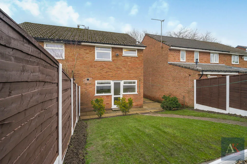 Cherwell Avenue, Heywood OL10 4SY, photo 17