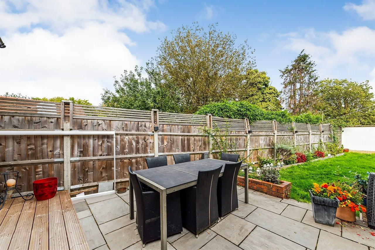 Springfield Avenue, London, SW20, photo 15