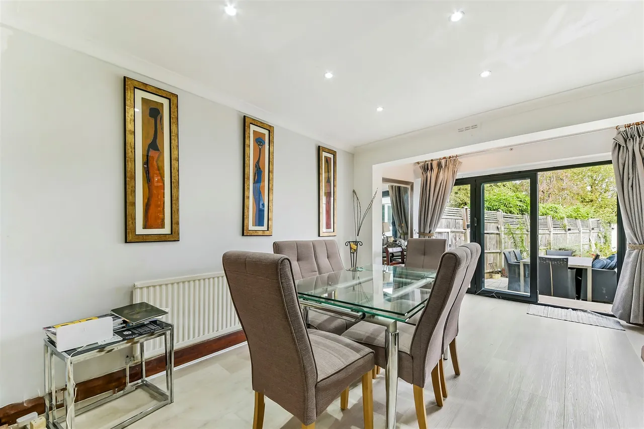 Springfield Avenue, London, SW20, photo 14