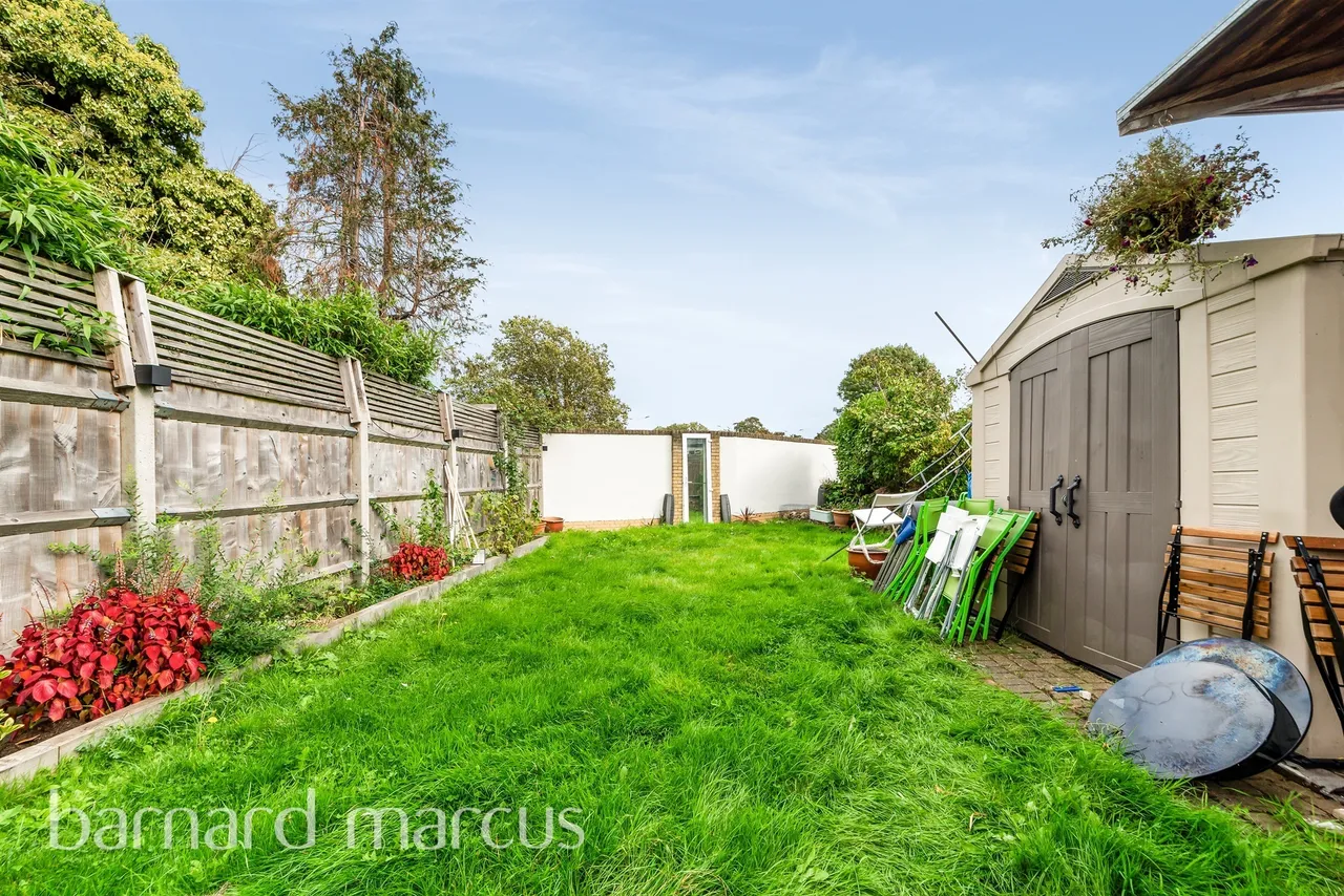 Springfield Avenue, London, SW20, photo 16