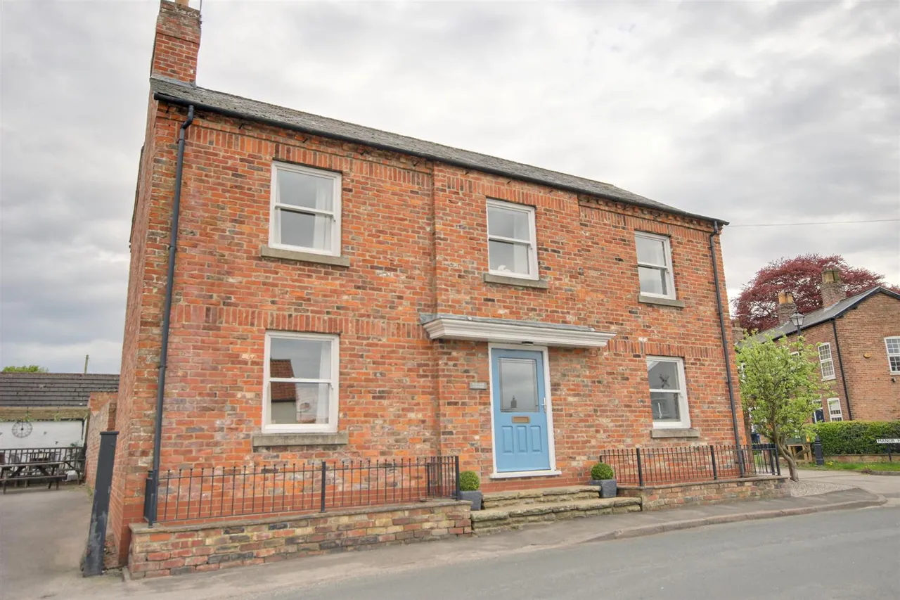 The Green, North Newbald, photo 13