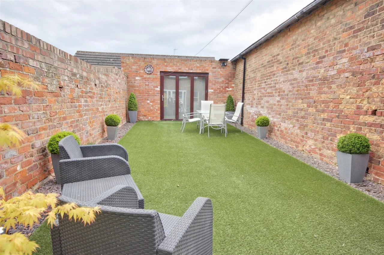 The Green, North Newbald, photo 23