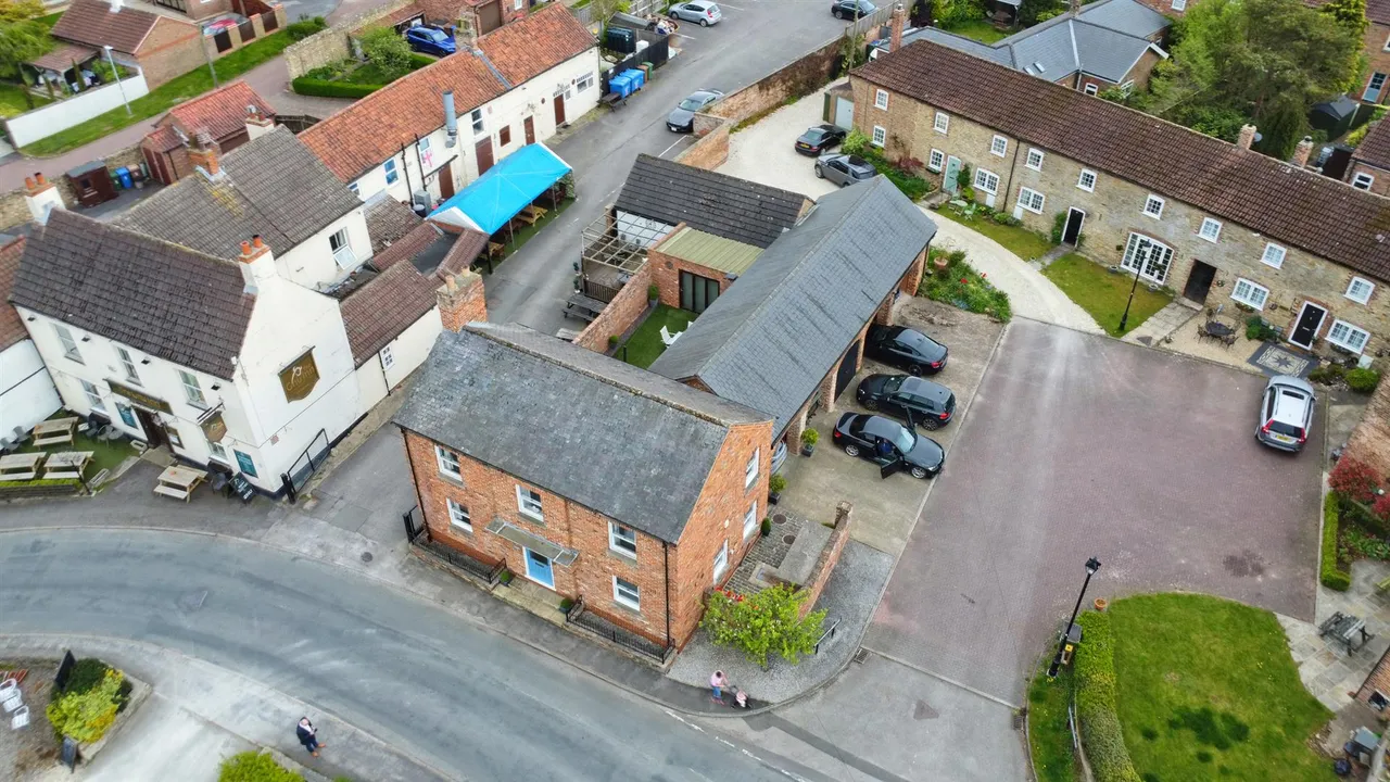 The Green, North Newbald, photo 16